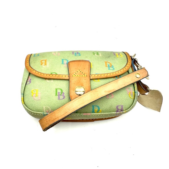 Dooney and Bourke wristlet - Picture 3 of 6